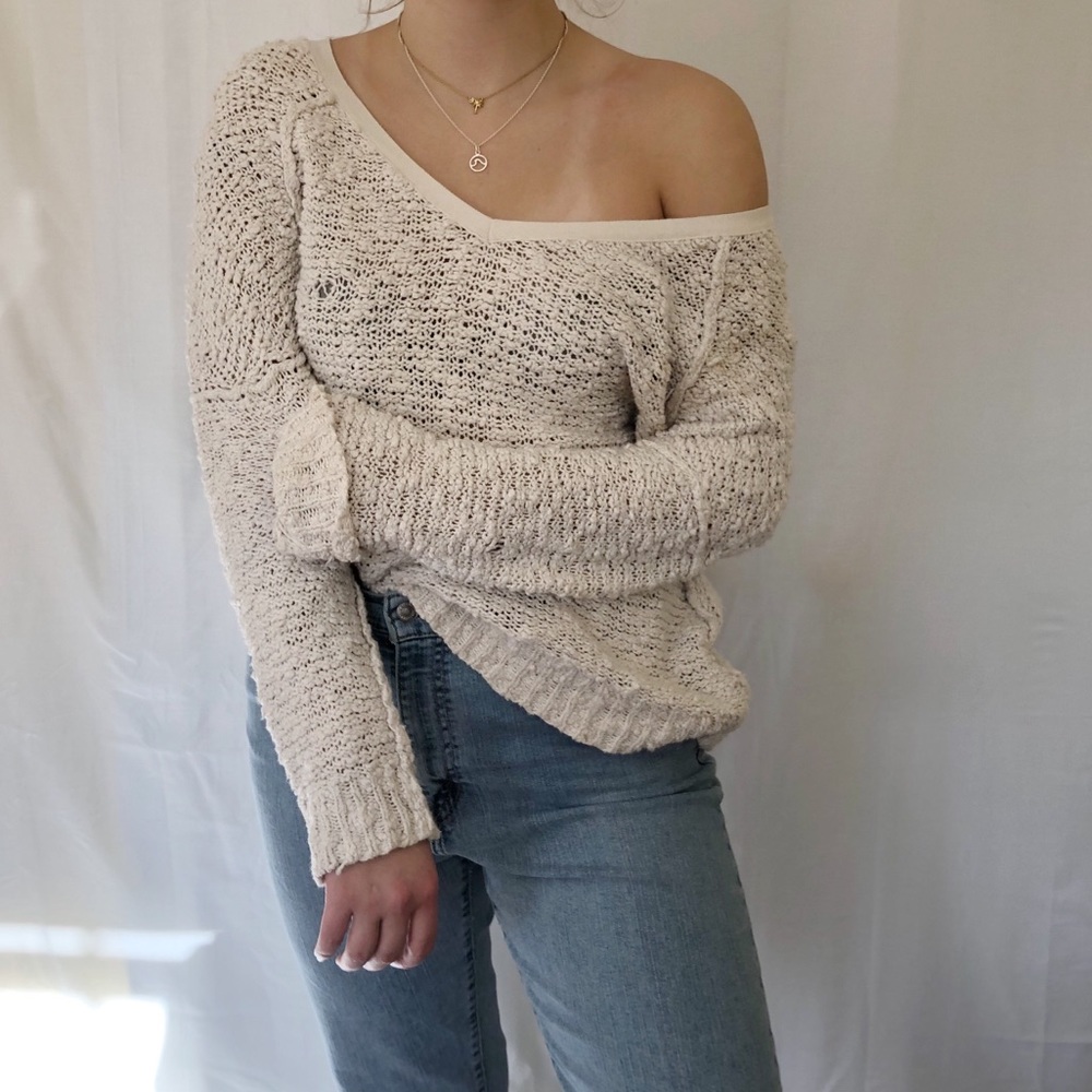 ⭐️FREE PEOPLE KNIT SWEATER⭐️